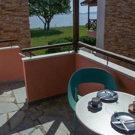 Beachfront Stylish Maisonette In Ierissós Zewnętrze zdjęcie
