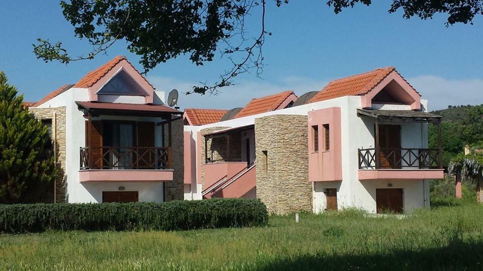 Beachfront Stylish Maisonette In Ierissós Zewnętrze zdjęcie