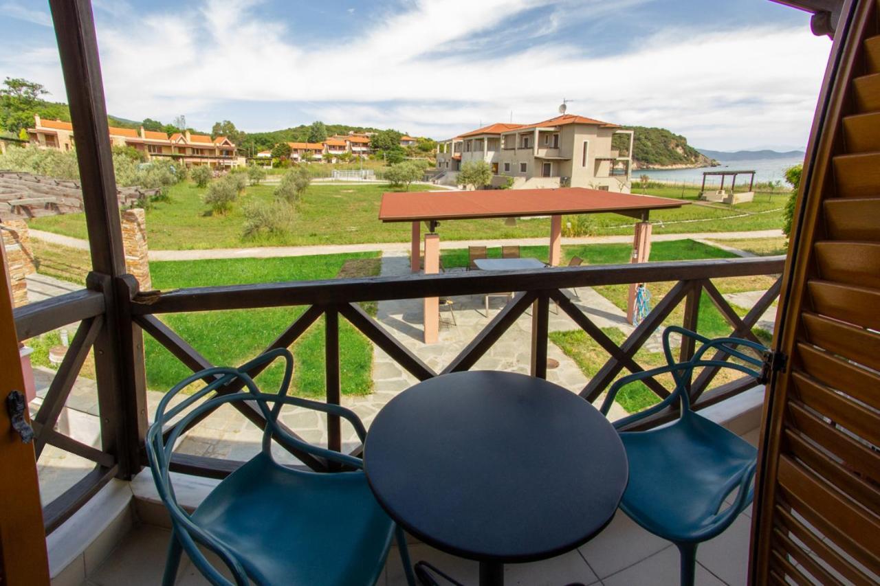Beachfront Stylish Maisonette In Ierissós Zewnętrze zdjęcie
