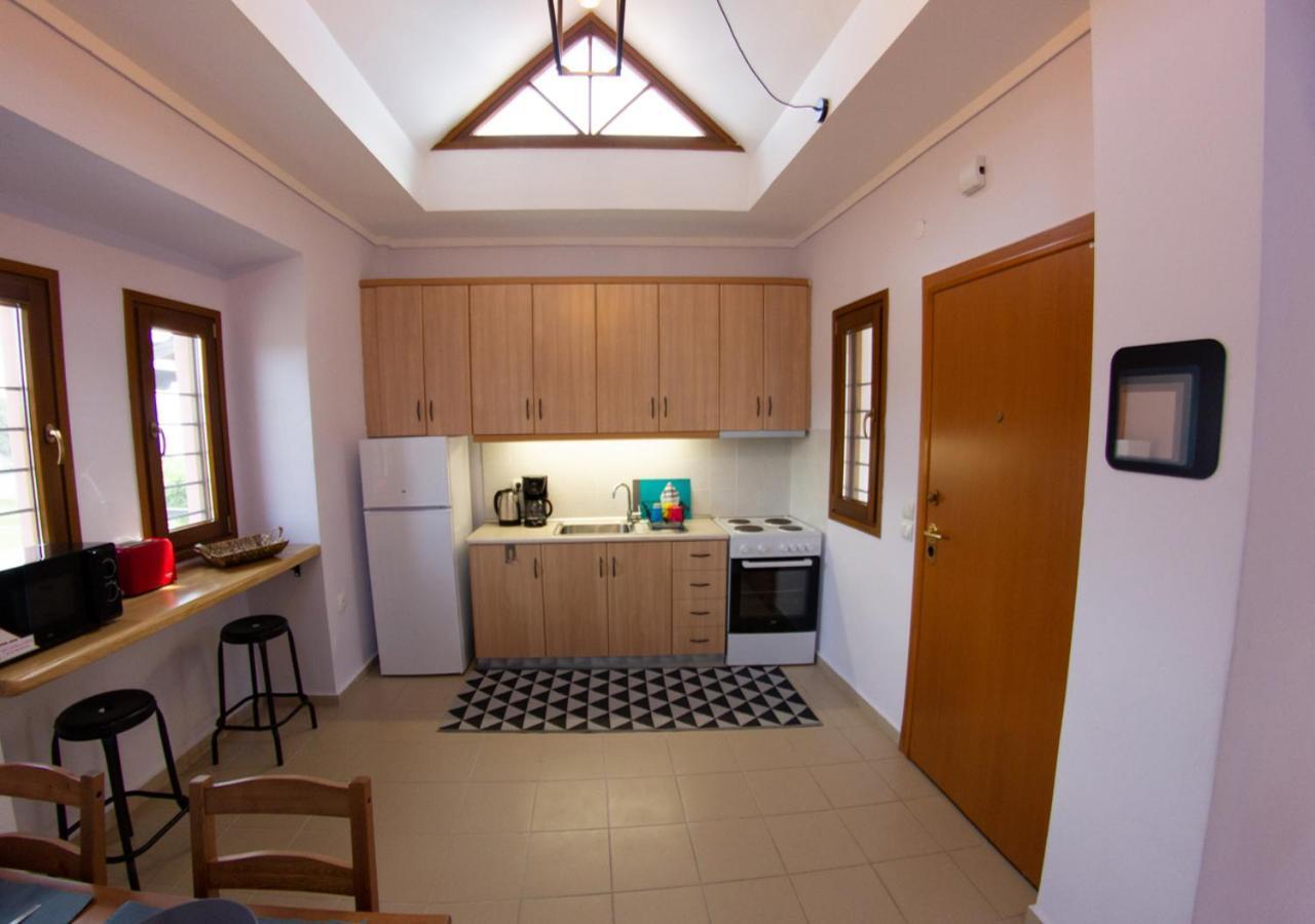 Beachfront Stylish Maisonette In Ierissós Zewnętrze zdjęcie